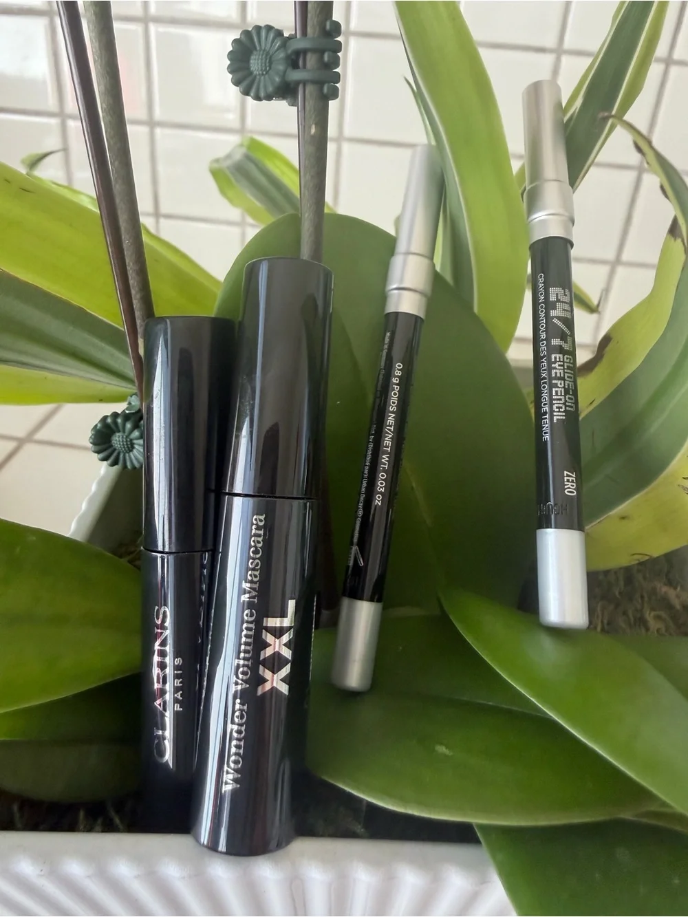 BUNDLE of 4 ,Clarins XXL Wonder Volume Mascara & Black Eye Pencils